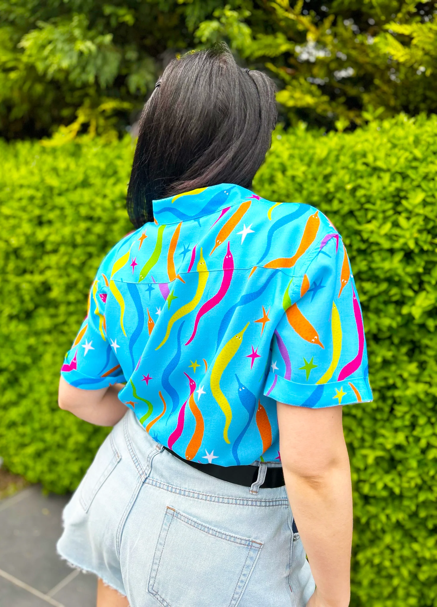 Wiggly Unisex Hawaiian Shirt - Image 6